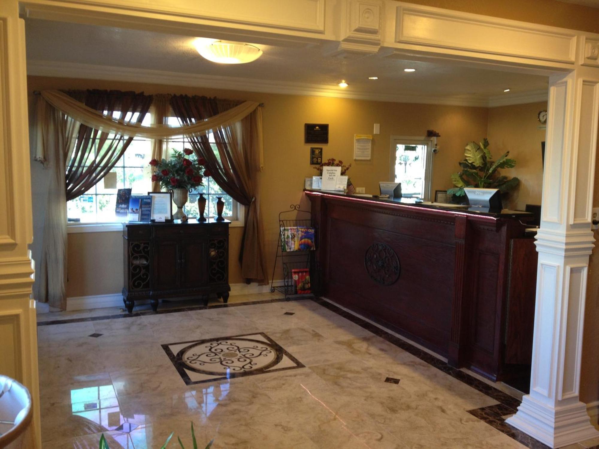 Park Avenue Inn & Suites Викторвилл Экстерьер фото