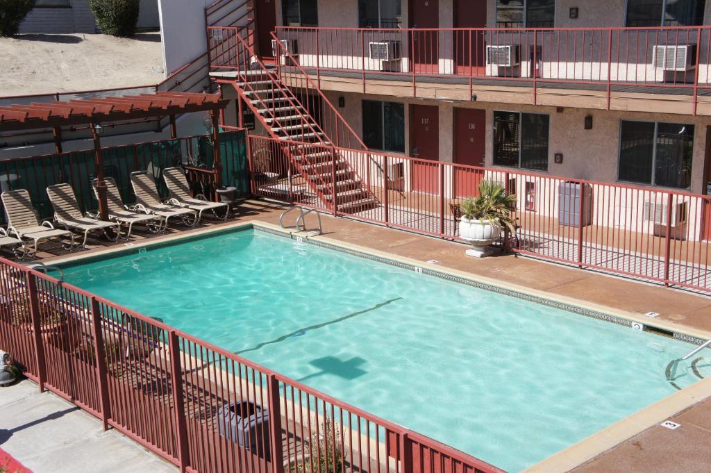 Park Avenue Inn & Suites Викторвилл Экстерьер фото